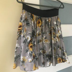 Dolce & Gabbana Floral Print 100% Silk Skirt. Size 8. Sz44 IT